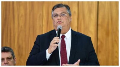 Deputados federais pedem afastamento e prisão de Flávio Dino por suposta omissão nos ataques em Brasília