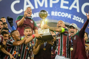 Fluminense vence a LDU e conquista título da Recopa no Maracanã