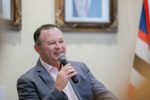 Governador entrega 6 delegacias reformadas em São Luís