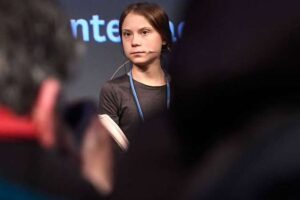 Bolsonaro chama Greta Thunberg de “pirralha”
