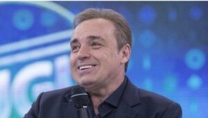 O Brasil que não perdoou Sobel pelas gravatas canonizou Gugu pelo lixo que levou à TV