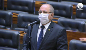 Hildo Rocha quer urgência na votação de projetos sobre pagamento de insalubridade para agentes de saúde