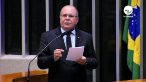 Hildo Rocha diz que fechamento de leitos hospitalares de tratamento da Covid-19 é uma irresponsabilidade do governador Flávio Dino