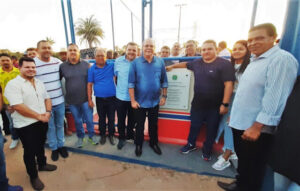 Deputado Hildo Rocha e prefeito Tony Brandão inauguram quadra poliesportiva na comunidade Varjão dos Crentes, em Buritirana