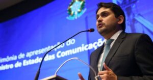 Líder do União garante Juscelino no Ministério das Comunicações