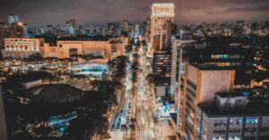 Brasil cai posições em ranking e está quase no fim da lista