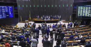 Câmara aprova PL que eleva pena de feminicídio para 40 anos