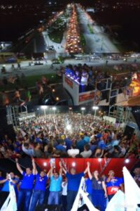 Mega carreata de Josimar e Detinha movimenta a BR 316