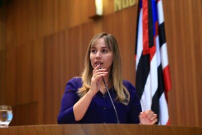 Em seu 1°discurso, Detinha destaca conquistas na vida pública até chegar à Assembleia