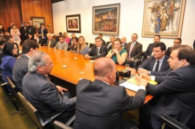 Em Brasília, Josimar Maranhãozinho participa de reunião com ministros