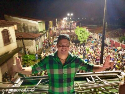 BLOCO CANELAS CINZENTAS ARRASTA MULTIDÃO EM PINHEIRO E SE CONSOLIDA COMO UM DOS MAIORES DO MA