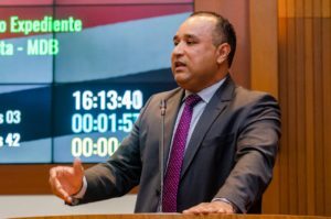 CCJ aprova projeto de lei de Roberto Costa que obriga empresas a manterem a equidade salarial entre homens e mulheres