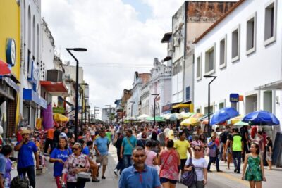 Edivaldo destaca a nova Rua Grande com imagem do antes e depois
