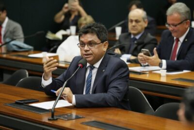 Márcio Jerry vota contra urgência de projeto de privatização da água