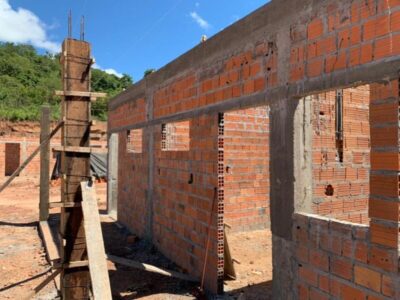 Felipe Camarão anuncia construção da primeira escola com prédio em Milagres do Maranhão