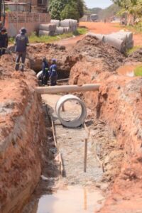 Jardim Tropical recebe serviço de drenagem profunda para acabar com problema antigo