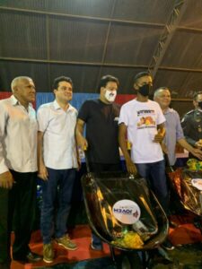 Leandro Bello e Felipe Camarão certificam jovens de Capinzal de Norte