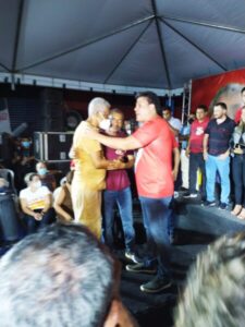 Em Viana, professor Luís Fernando participa de evento com Felipe Camarão