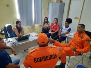 Em Presidente Vargas, Fabiana Mendes e equipe da defesa Civil alinham ações para atender às famílias impactadas pelas enchentes do Rio Munim