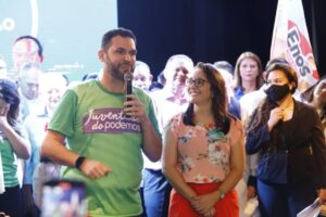Podemos mostra força política e reúne multidão em lançamento de pré-candidaturas