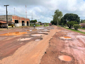 Hildo Rocha filma crateras nas rodovias federais do Maranhão e manda cópia para presidente Jair Bolsonaro