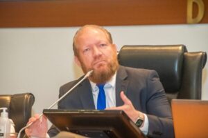Othelino aciona o MP para investigar denúncias de supostas irregularidades no concurso da ALEMA