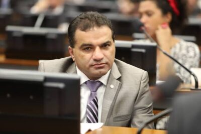 Josimar assina PEC que eleva em R$ 10 bilhões repasses da União aos municípios para garantir piso da enfermagem