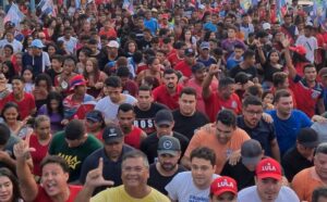 Ao lado de Dino e Camarão, Bruno Silva arrasta multidão pró-Lula em Coelho Neto