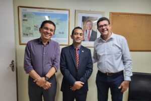 Deputado Aluízio Santos se reúne com diretores da CAEMA para tratar sobre benefícios para Chapadinha