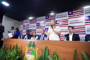 Iracema Vale prestigia lançamento de programa do governo para manutenção de rodovias