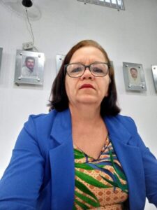 Vereadora Tânia do Cadi se depara com descaso do Poder Público em visita à Vila Regina