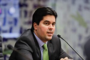 Projeto de André Fufuca tenta impedir reajuste de planos de saúde
