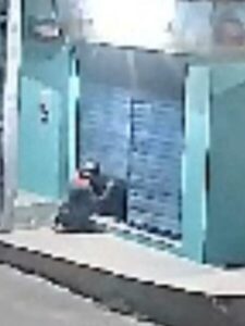 Policiais Militares prendem com a mão na massa arrombador que vinha cometendo vários roubos em Tuntum