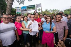 Julinho assina ordem de serviço para construção de creches e praça em Ribamar