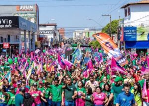 Josivaldo JP e o vice Daniel Fiim participaram de grande Caminhada das Mulheres em Imperatriz