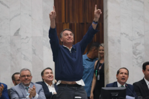 Mesmo inelegível, Bolsonaro diz que será o candidato da direita à Presidência em 2026