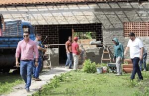 Vereador Braz Amaral inspeciona obras de reforma das escolas das comunidades Queimadas, Campo Novo e Mangabeira.