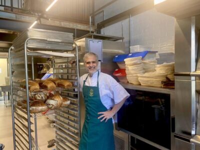 Ele trocou o jaleco pelo avental: conheça o médico que deixou o Hospital Albert Einstein para abrir uma padaria no interior