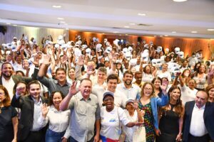 Brandão e Paulo Casé entregam 414 carrinhos da 2ª etapa do programa Minha Renda em São Luís