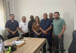 A Presidente da câmara Lauryfrancy Recebe a vista do novo comandante da Guarda Municipal.