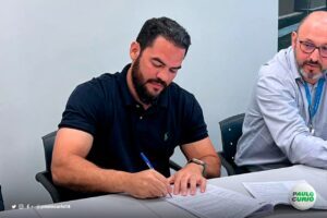 Prefeito Paulo Cúrio em reunião na sede da Superintendência da caixa Econômica em São Luís.