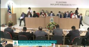 Prefeita Dinair Veloso inicia mandato com derrota na eleição da Câmara