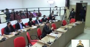 Vereadores da base do governo Dinair Veloso esvaziam o plenário da Câmara