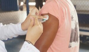 Caxias: Prefeitura amplia faixa etária de vacinação contra a covid-19 para pessoas com comorbidades