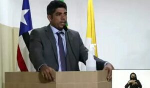 A gestão Dinair Veloso tem nove meses e quase 4 de salários atrasados, dispara Uilma Resende