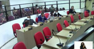 Vereadores aliados da prefeita Dinair Veloso faltam e Câmara segue sem sessão