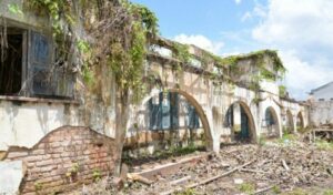 Prefeitura de Caxias adquire antigo Cassino Caxiense e inicia limpeza para para construir anexo do Shopping da Gente