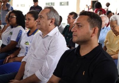 Dino Penha participa de cerimônia na Escola Dom Francisco
