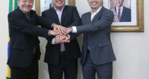 Presidente da Famem e diretor-geral realizam visita de cortesia ao governador em exercício