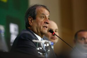 Valdemar se reuniu com Dino antes de declarar apoio a ministro no STF